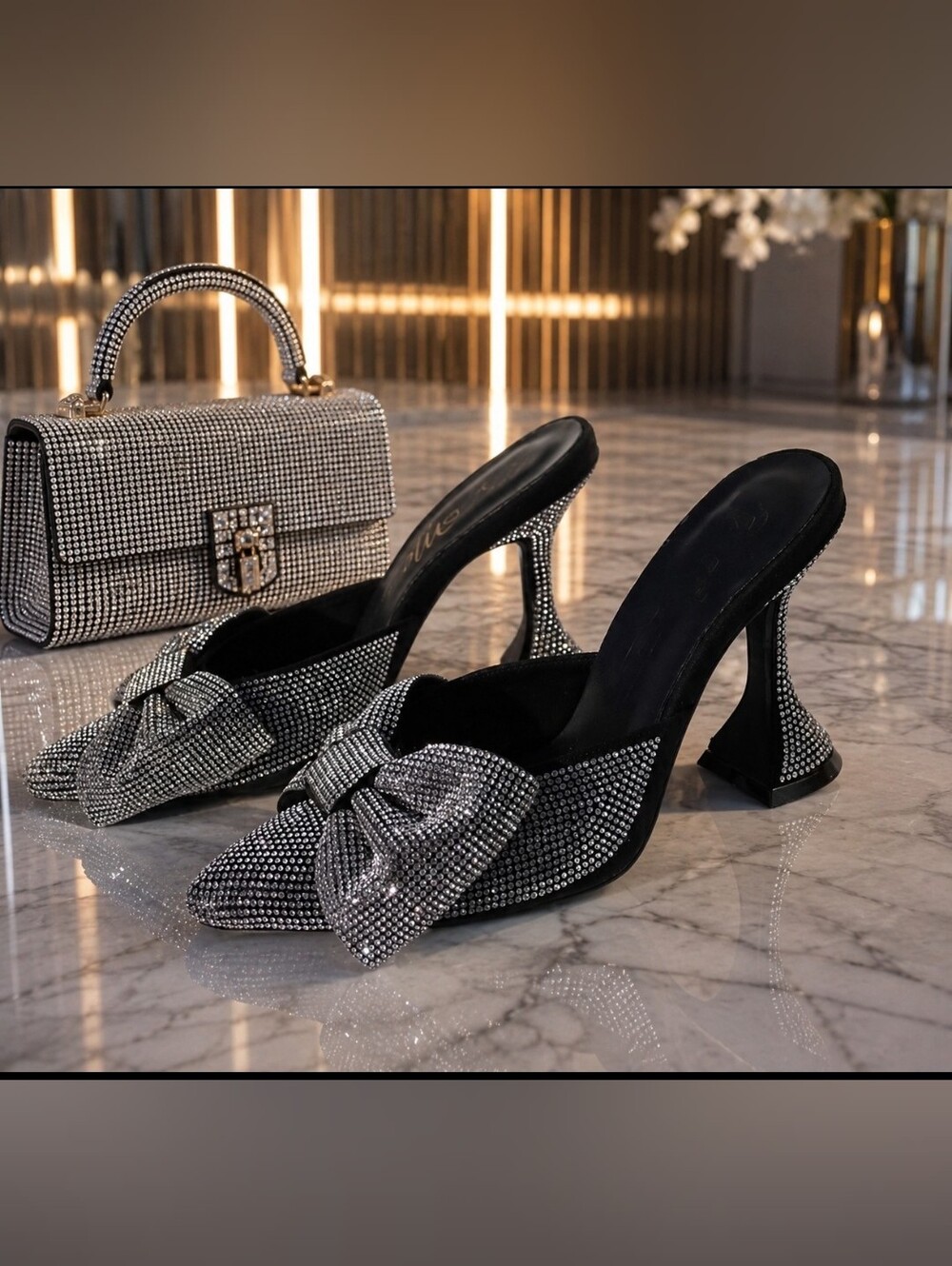 Just In DIAMOND BOW BACKLESS HEELS - Picture 2 of 3